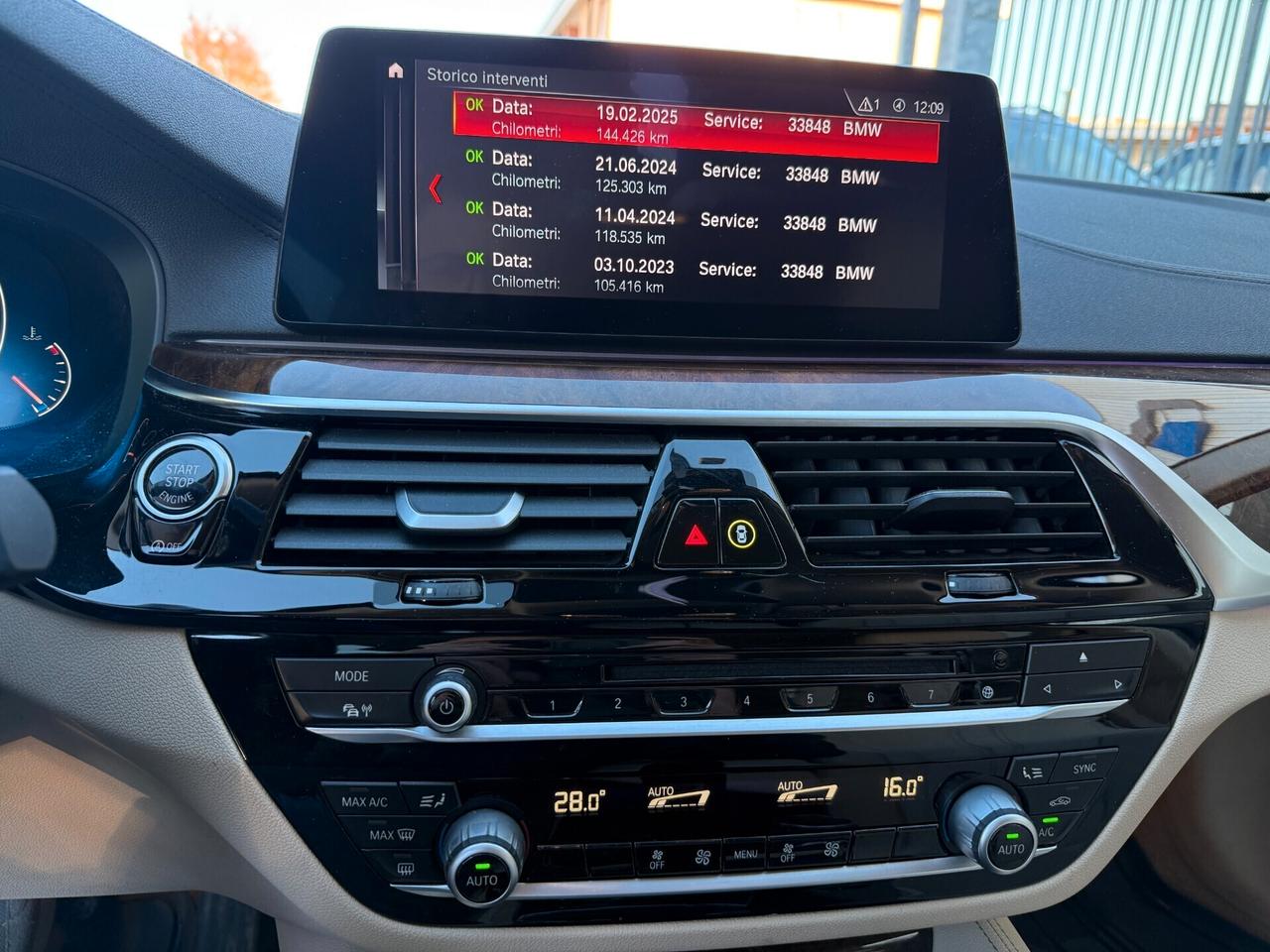 BMW 530 Touring xdrive Luxury 265cv auto / Service In BMW