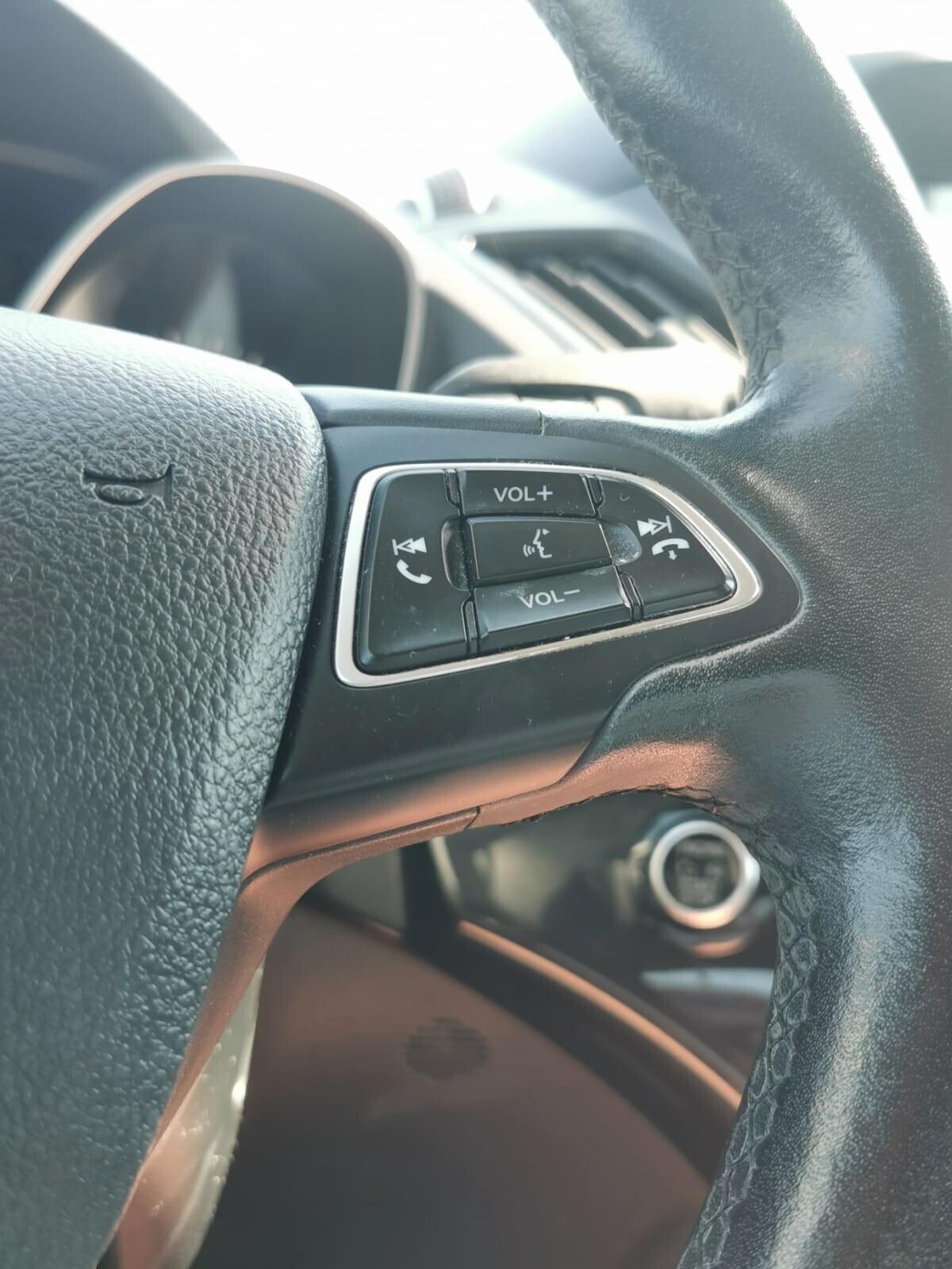 Ford Kuga 1.5 TDCI 120CV 2WD Powershift Tit.