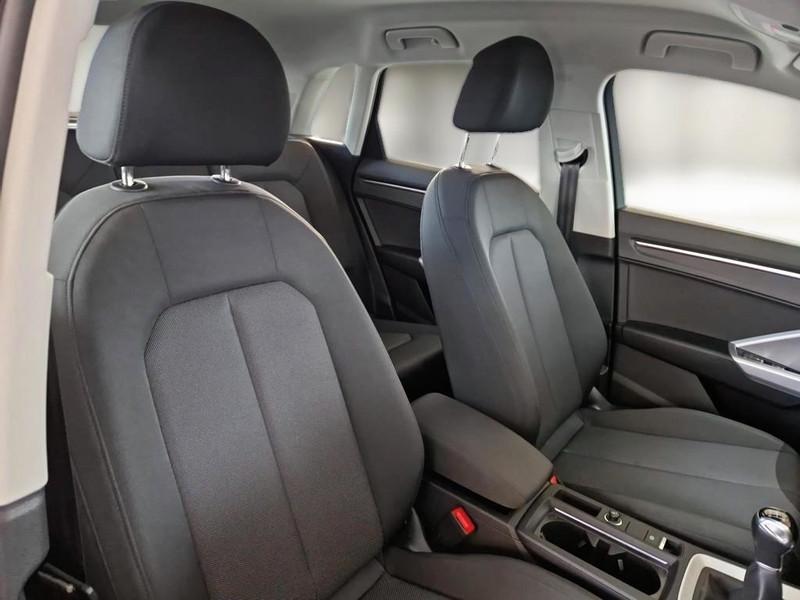 AUDI Q3 35 TDI Business