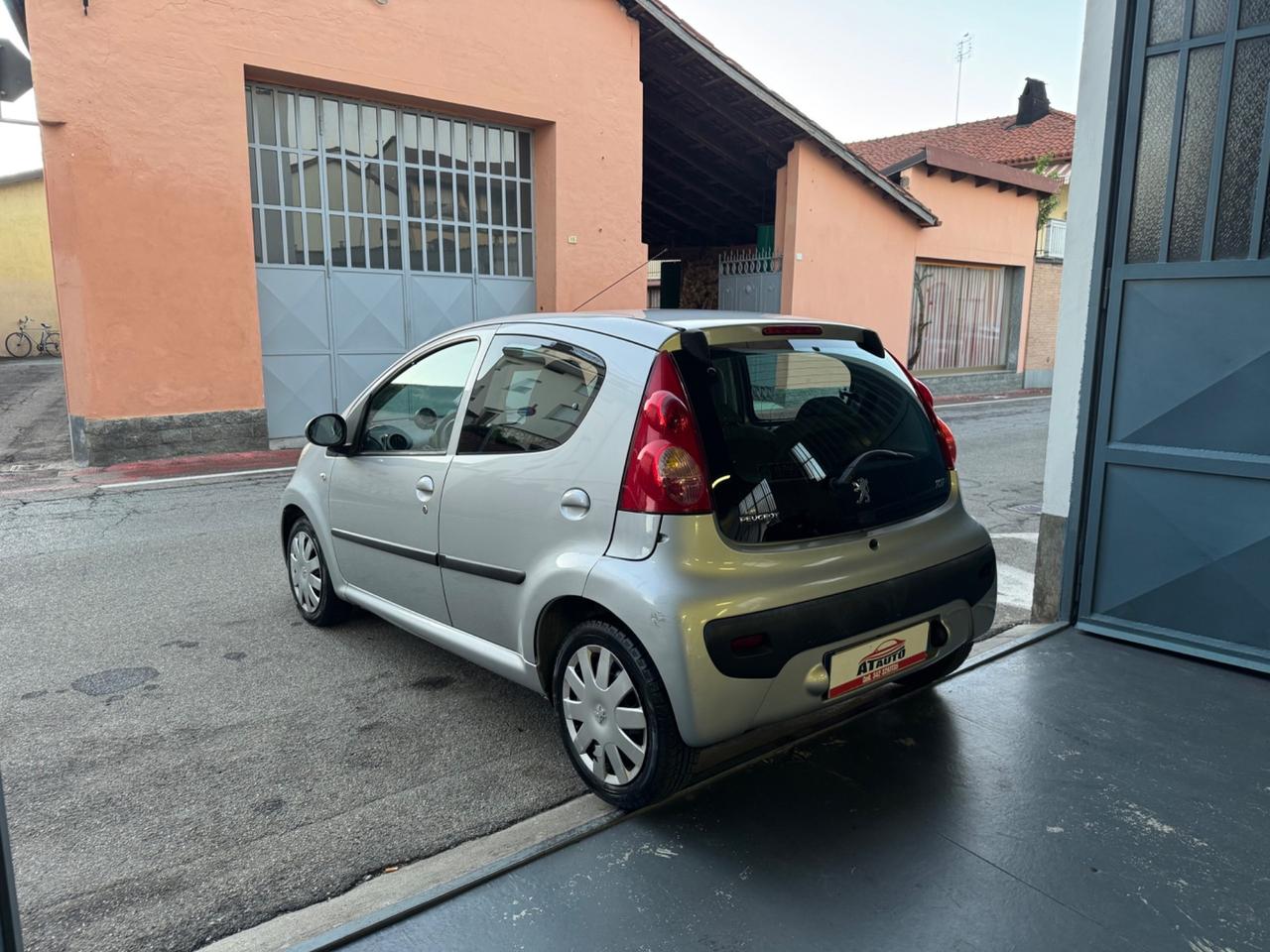 Peugeot 107 1.0 68CV 5p. Desir