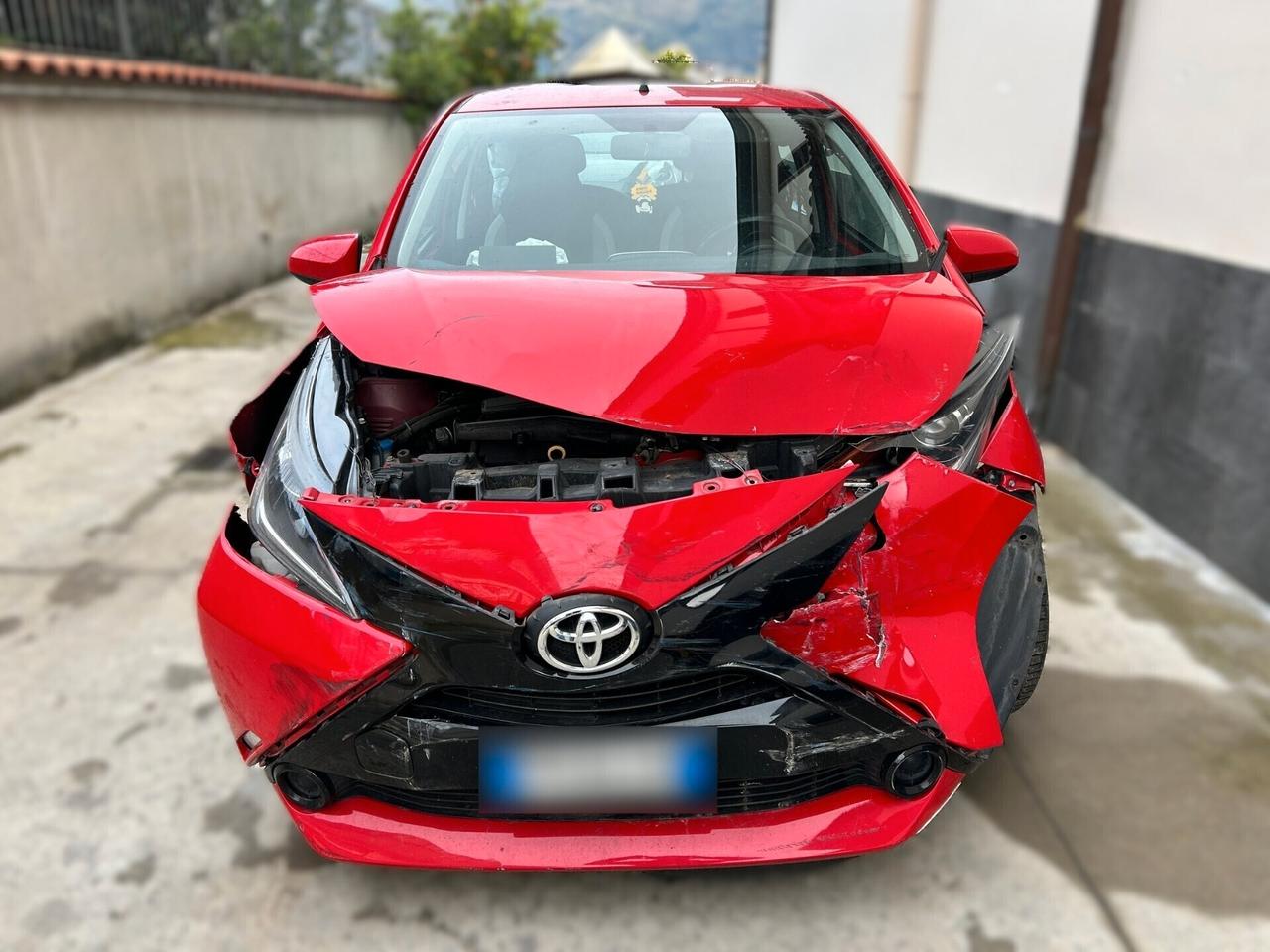 Toyota Aygo 1.0 Benz *GPL* Aut - 2017 Incidentata