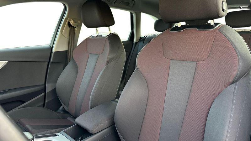 Audi A4 Avant 35 2.0 TDI mHEV 163cv Business S tronic