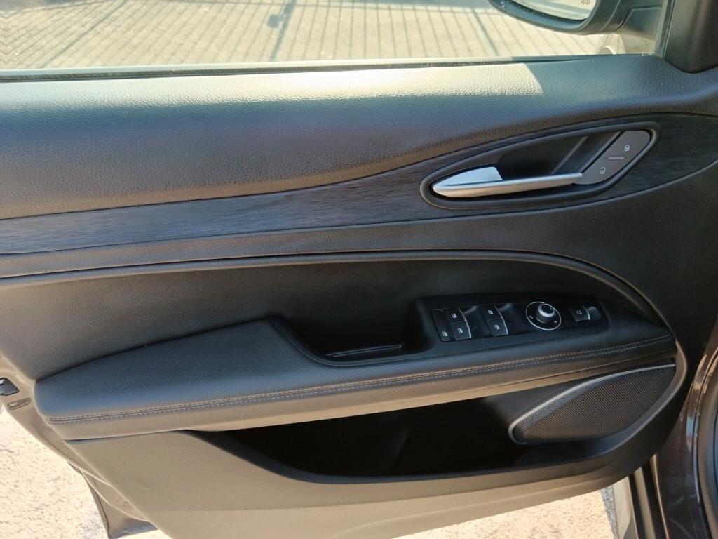 Alfa Romeo Stelvio 2.2 Turbodiesel 160 CV AT8 RWD