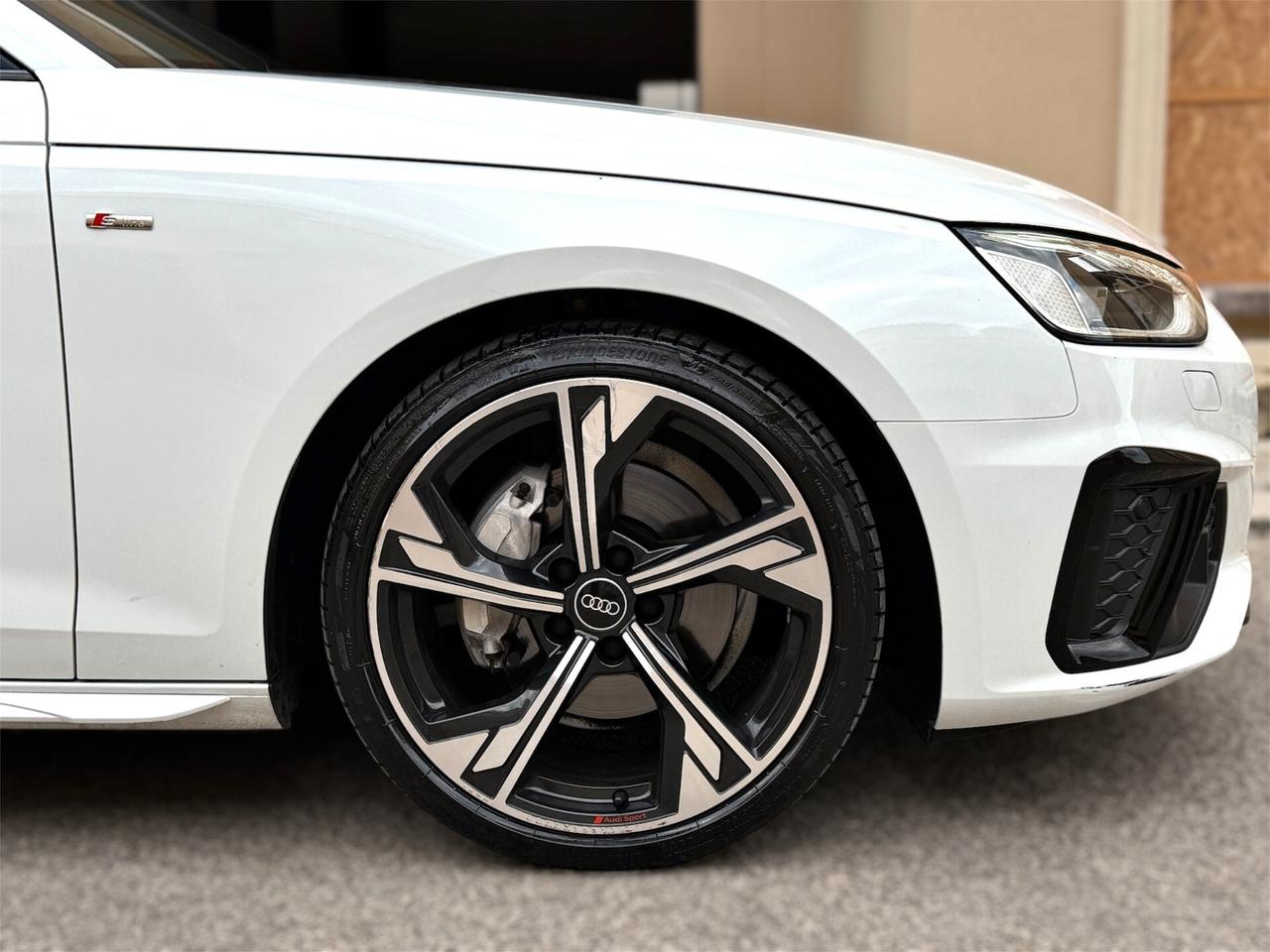 Audi A4 Avant 40 TDI quattro S tronic line edition