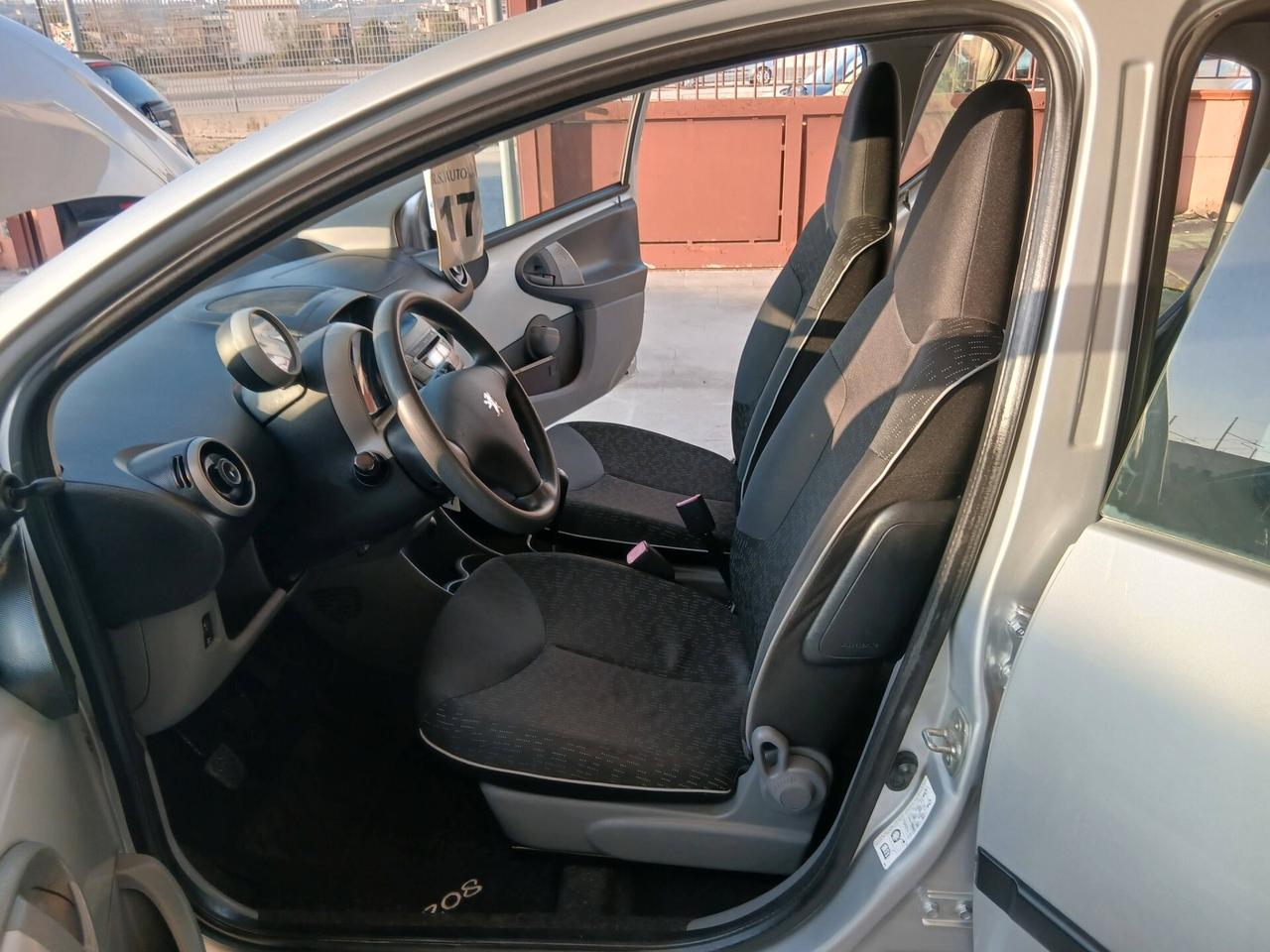 Peugeot 107 1.0b 5p solo km132000 full 10