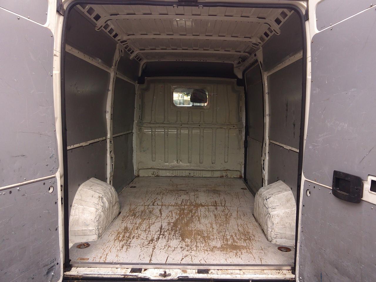 Peugeot Boxer 330 2.0 BlueHDi/130CV FAP PC-TN Combi Comfort 18