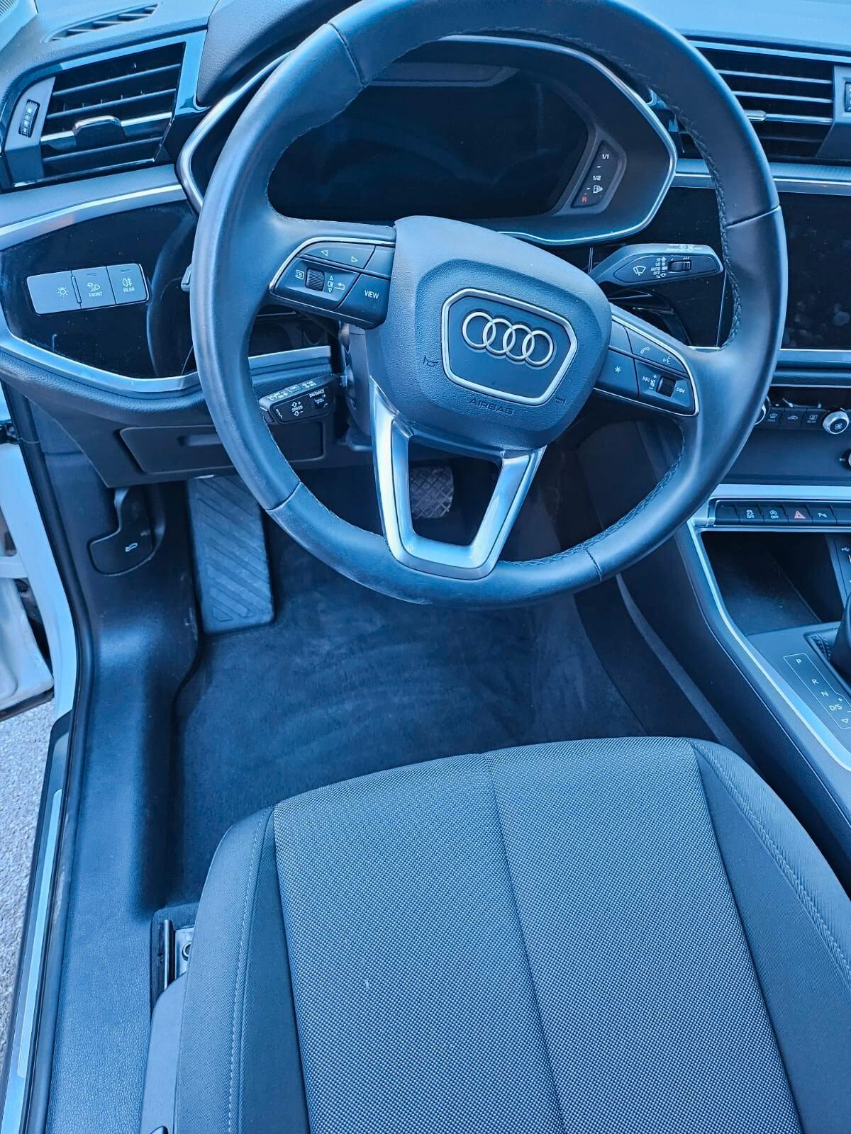 Audi Q3 35 TFSI S tronic Business Advanced