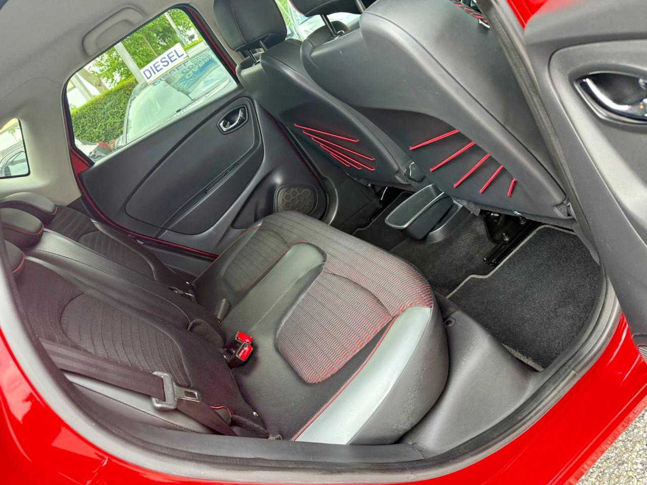 Renault Captur 1.5 dCi EDC Project Runway Ok NEOPATENTATI