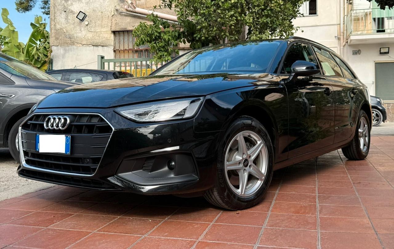 Audi A4 Avant 30 TDI/136 CV S tronic Business