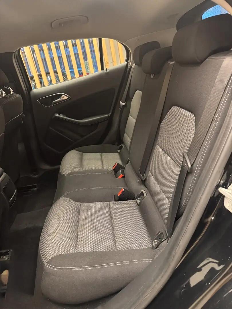 Mercedes-Benz GLA 180 SPORT ADVANCE PERFECT PARI AL NUOVO