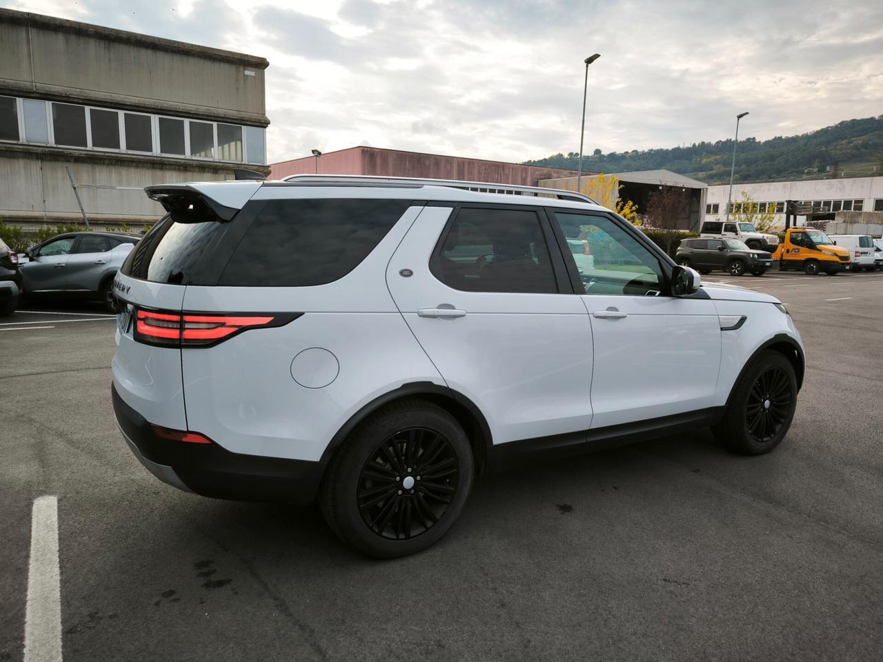 Land Rover Discovery 2.0 SD4 240 CV HSE 7 POSTI
