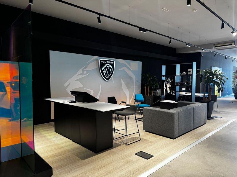 Peugeot 208 GT Hybrid 145 e-DCS6 auto