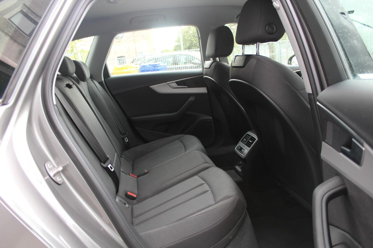 Audi A4 Avant 40 TDI quattro S tronic Sport