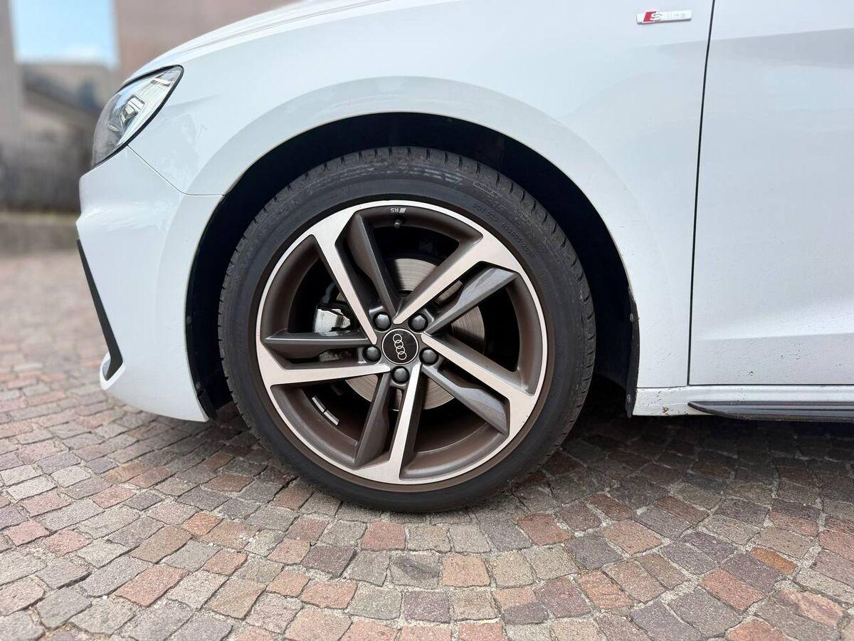 Audi A1 30 1.0 tfsi S line edition 116cv
