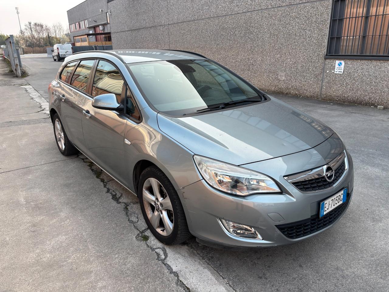 Opel Astra 1.6 115CV Sports Tourer Cosmo