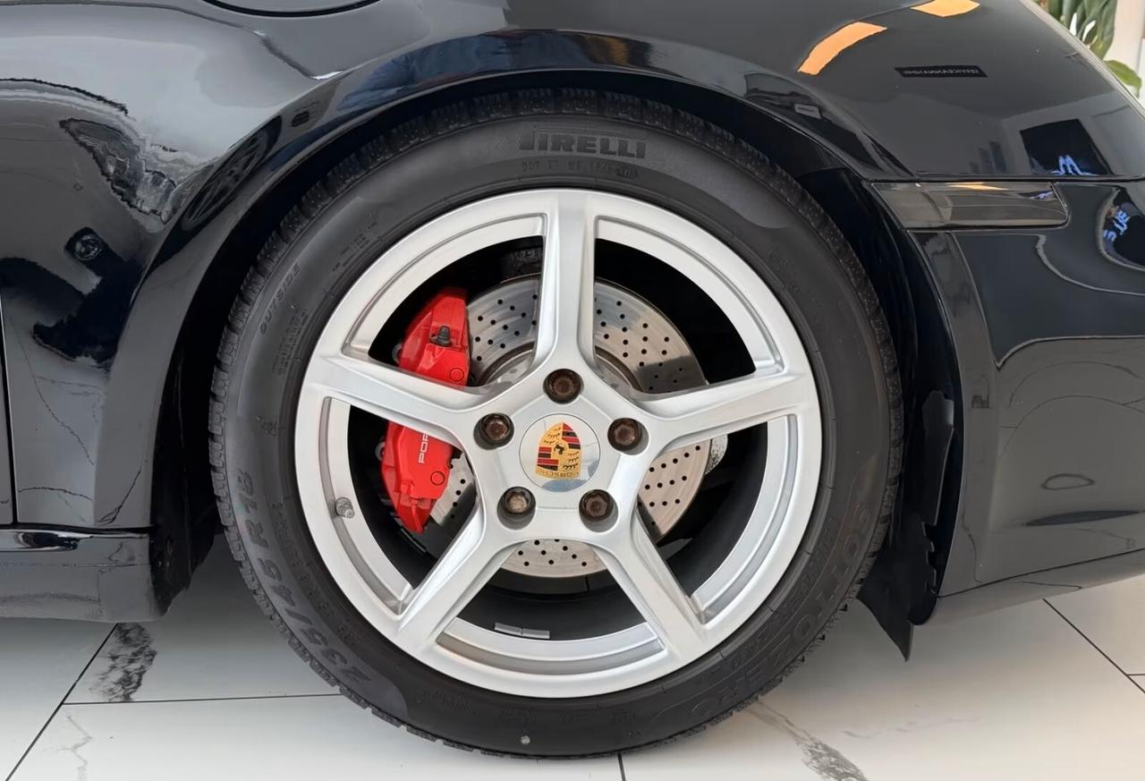 Porsche Cayman S 19 pollici. Fotocamera. Auto. Xenon