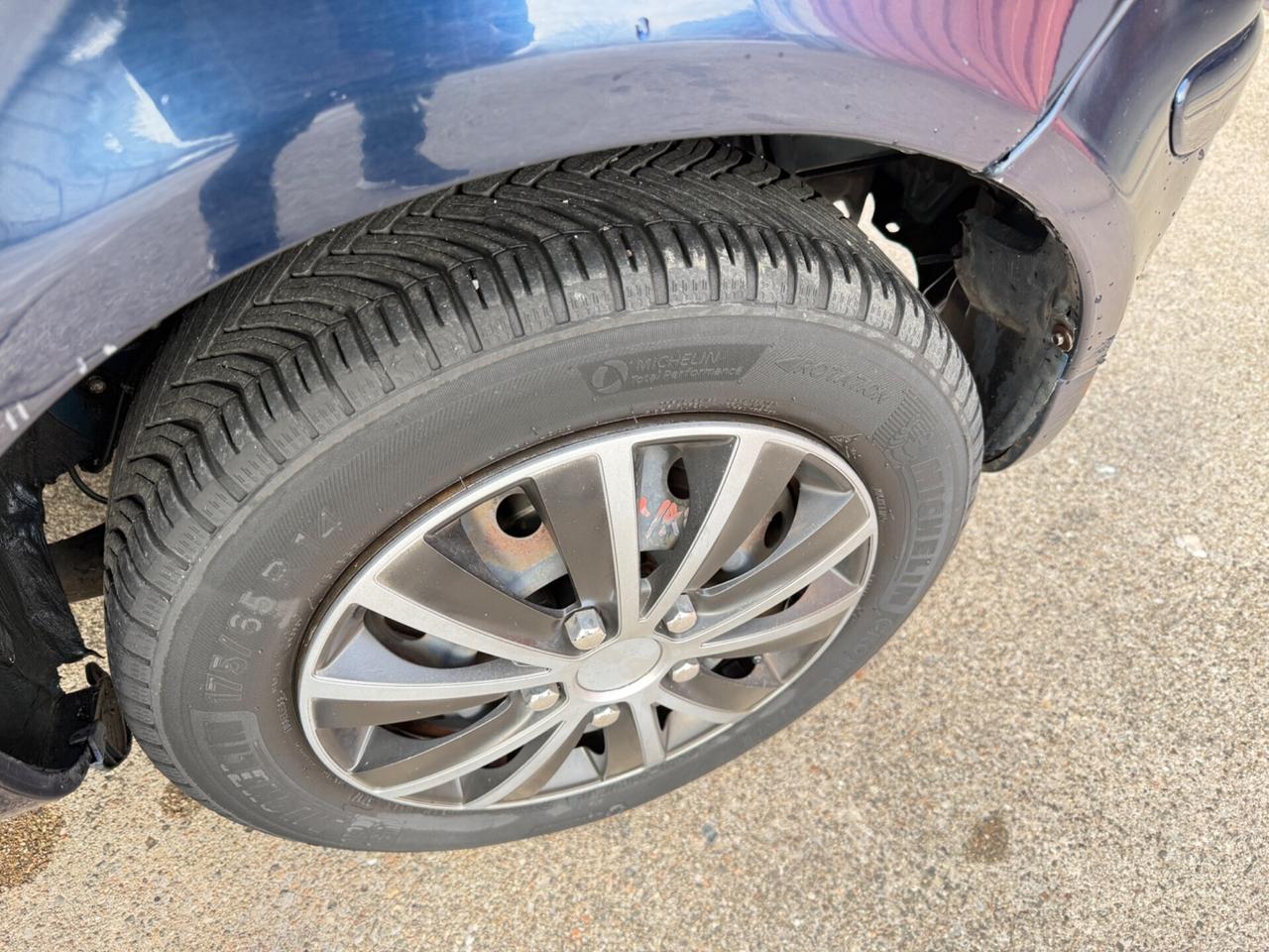 Toyota Yaris 1.3 5 porte Sol