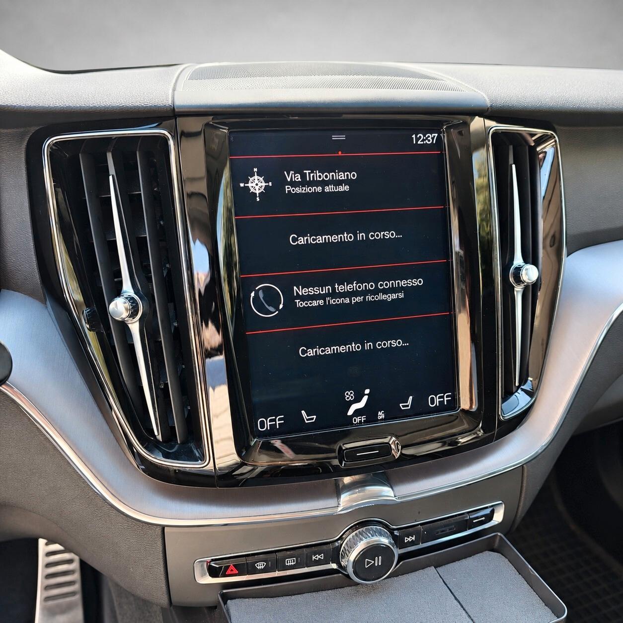 VOLVO XC60 2.0 B4 AWD 197 CV Geartronic Momentum