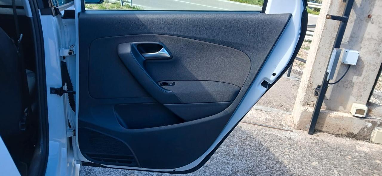 Volkswagen Polo 1.2 TDI Comfortline - 2014