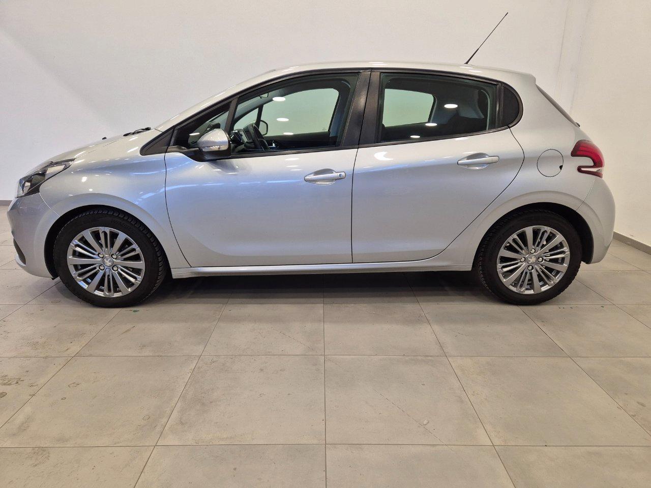 Peugeot 208 1.2 puretech Active gpl 5P - NEOPATENTATI - Sens. Park. - Bluetooth