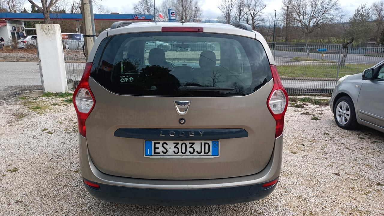 Dacia Lodgy 1.6 benzina/metano km 142.500 pari al nuovo