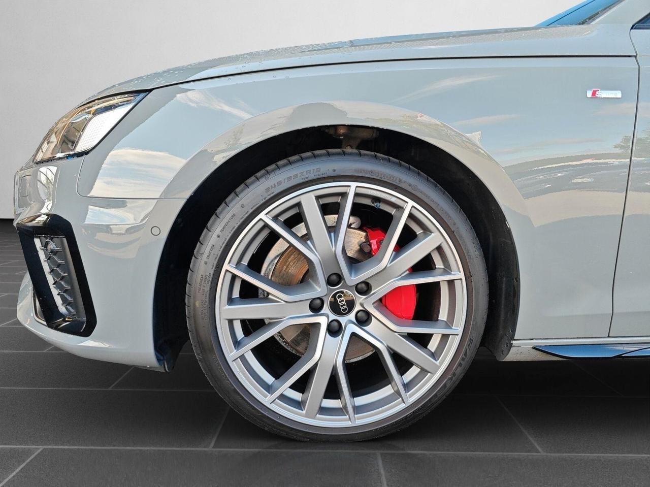 Audi A4 40 TFSI S tronic line edition