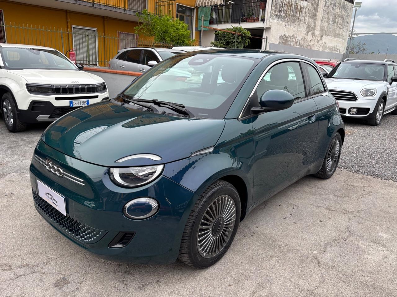 500e Berlina 42 kWh La Prima