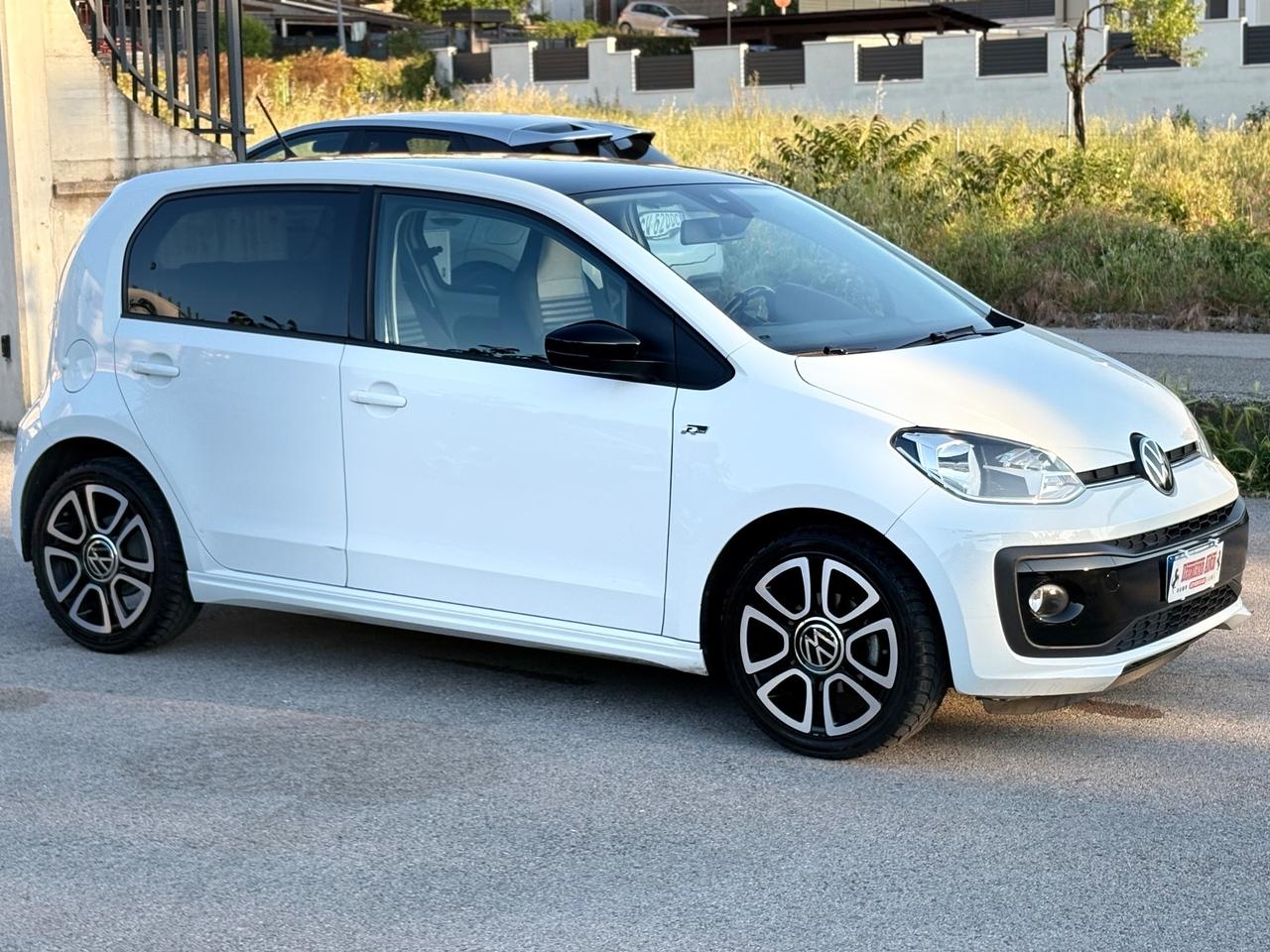 Volkswagen up! 1.0 5P EVO R-LINE BICOLOR FULL/LED