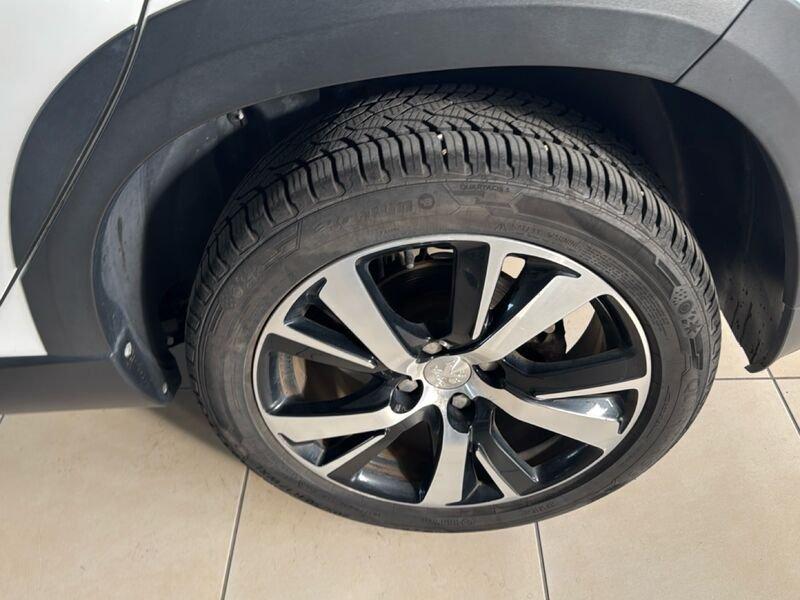 Peugeot 2008 BlueHDi 100cv Allure