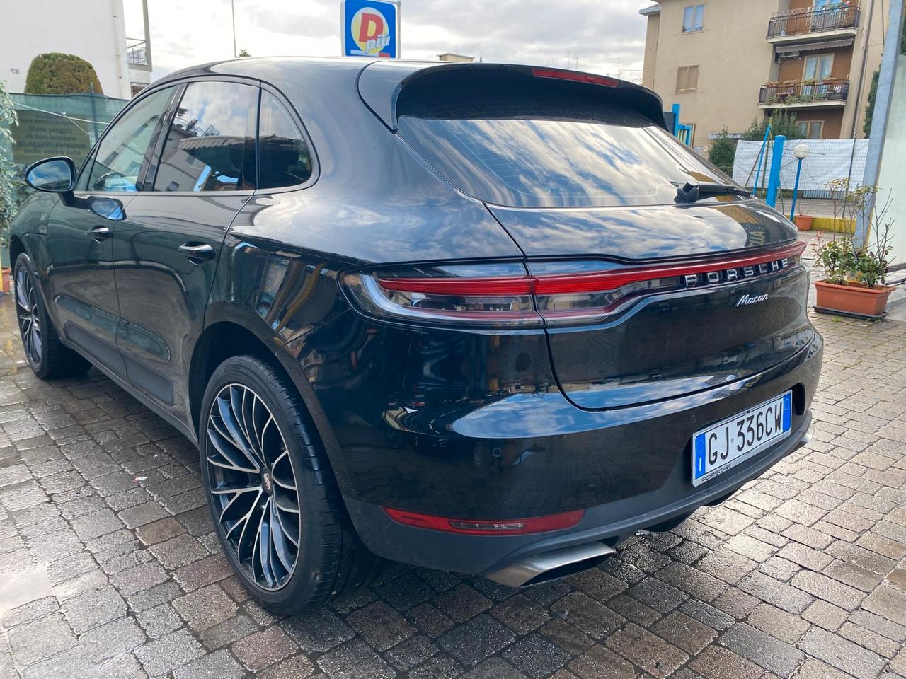 Porsche Macan 2.0 pdk con tetto panoramico
