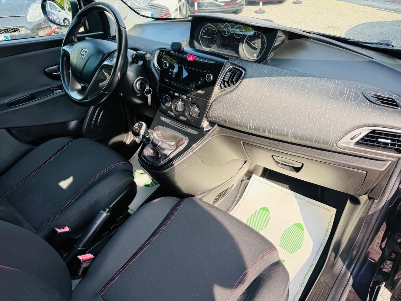 Lancia Ypsilon 0.9 TwinAir 85 CV 5 porte Metano Ecochic Elefantino
