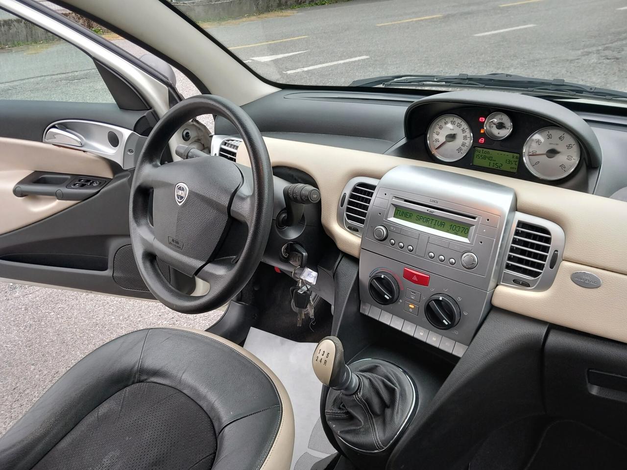 Lancia Ypsilon 1.3 MJT 90 CV Platino