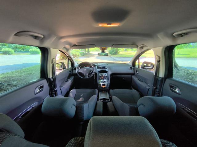 PEUGEOT 5008 BlueHDi 120 CV AUTOMATICA