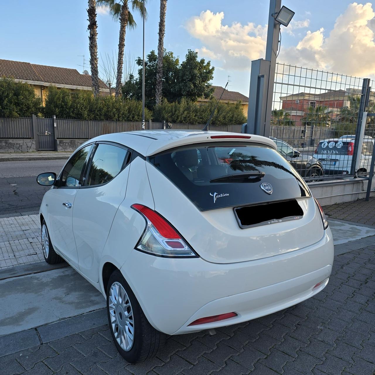 Lancia Ypsilon 1.2 69 CV 5 porte Platinum