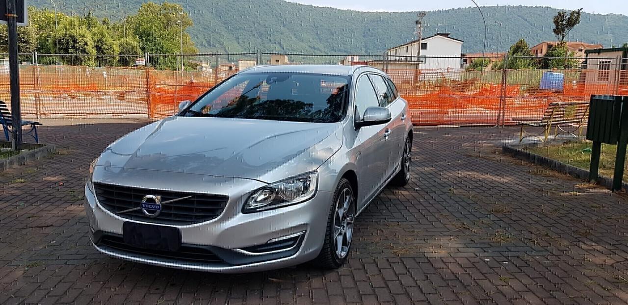 Volvo V60 2.0 d 150 cv D3 Geartronic Volvo Ocean Race,pelle,cambio automatico,navi,cruise control,cerchi 18