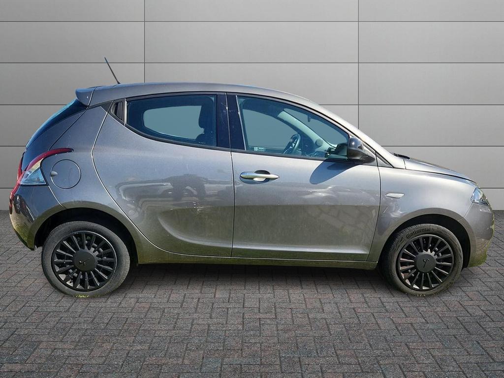 Lancia Ypsilon 1.0 hybrid Silver s&s 70cv