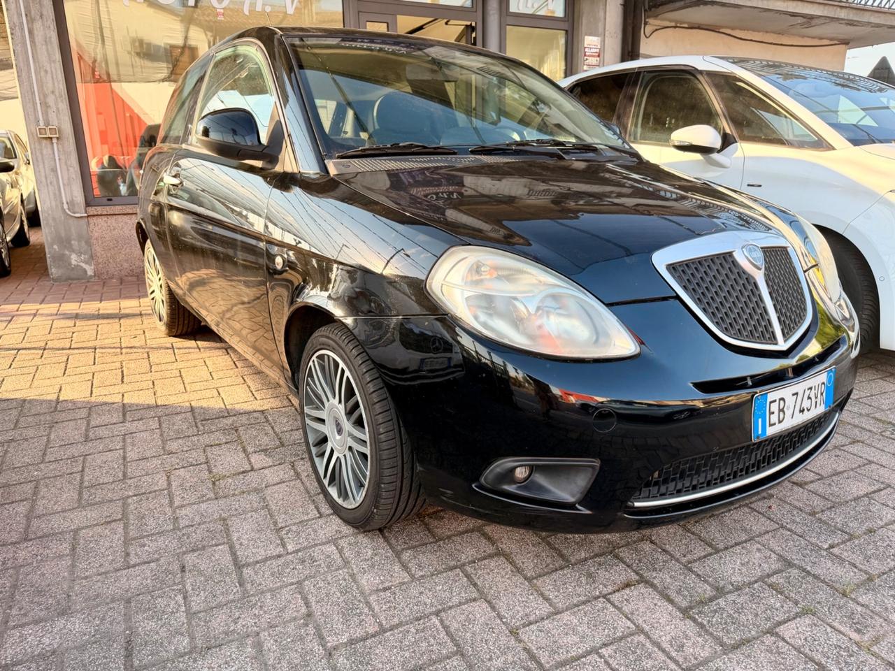 Lancia Ypsilon 1.2 Versus