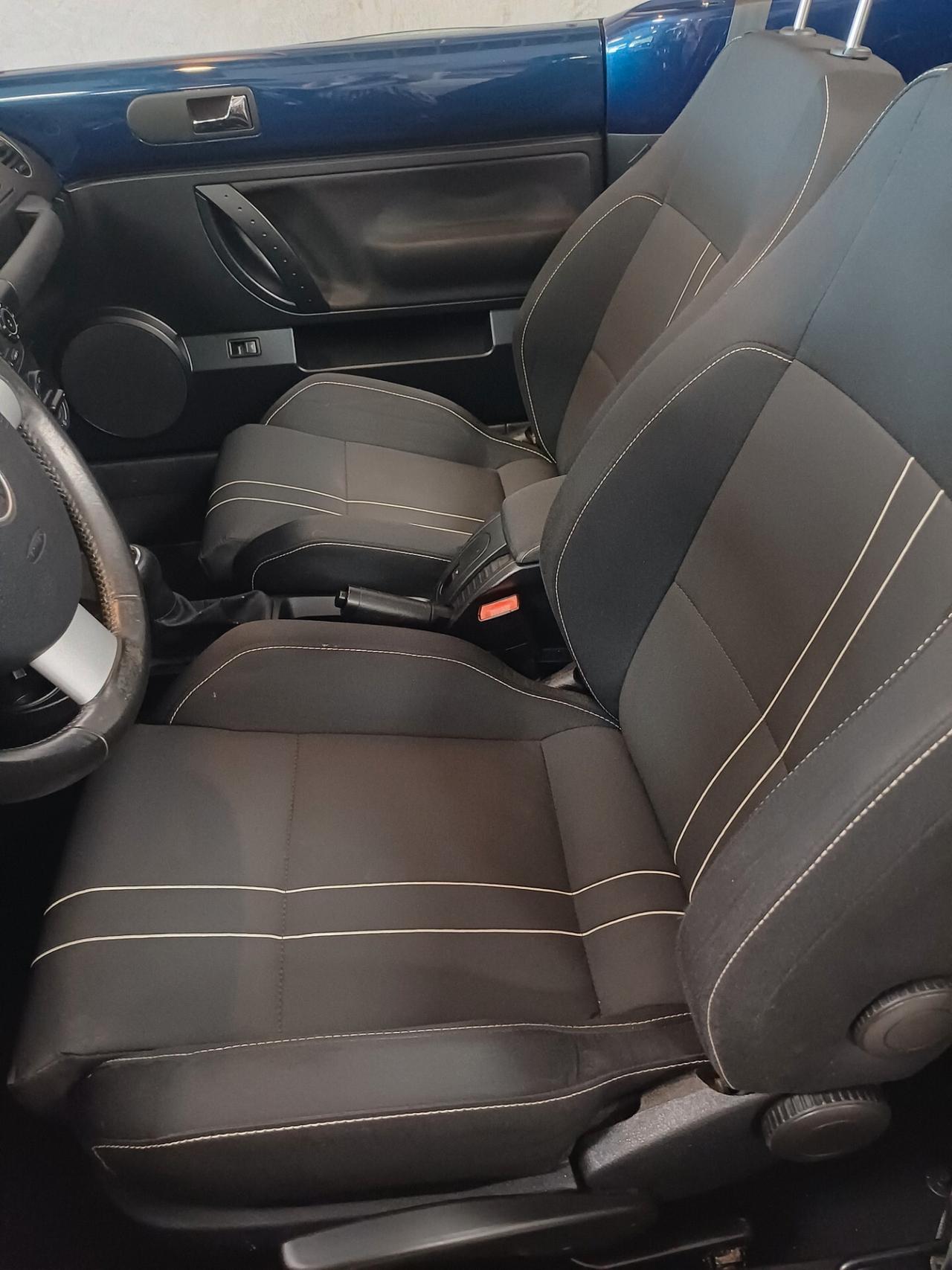 Volkswagen New Beetle 1.6 Cabrio NEOPATENTATI