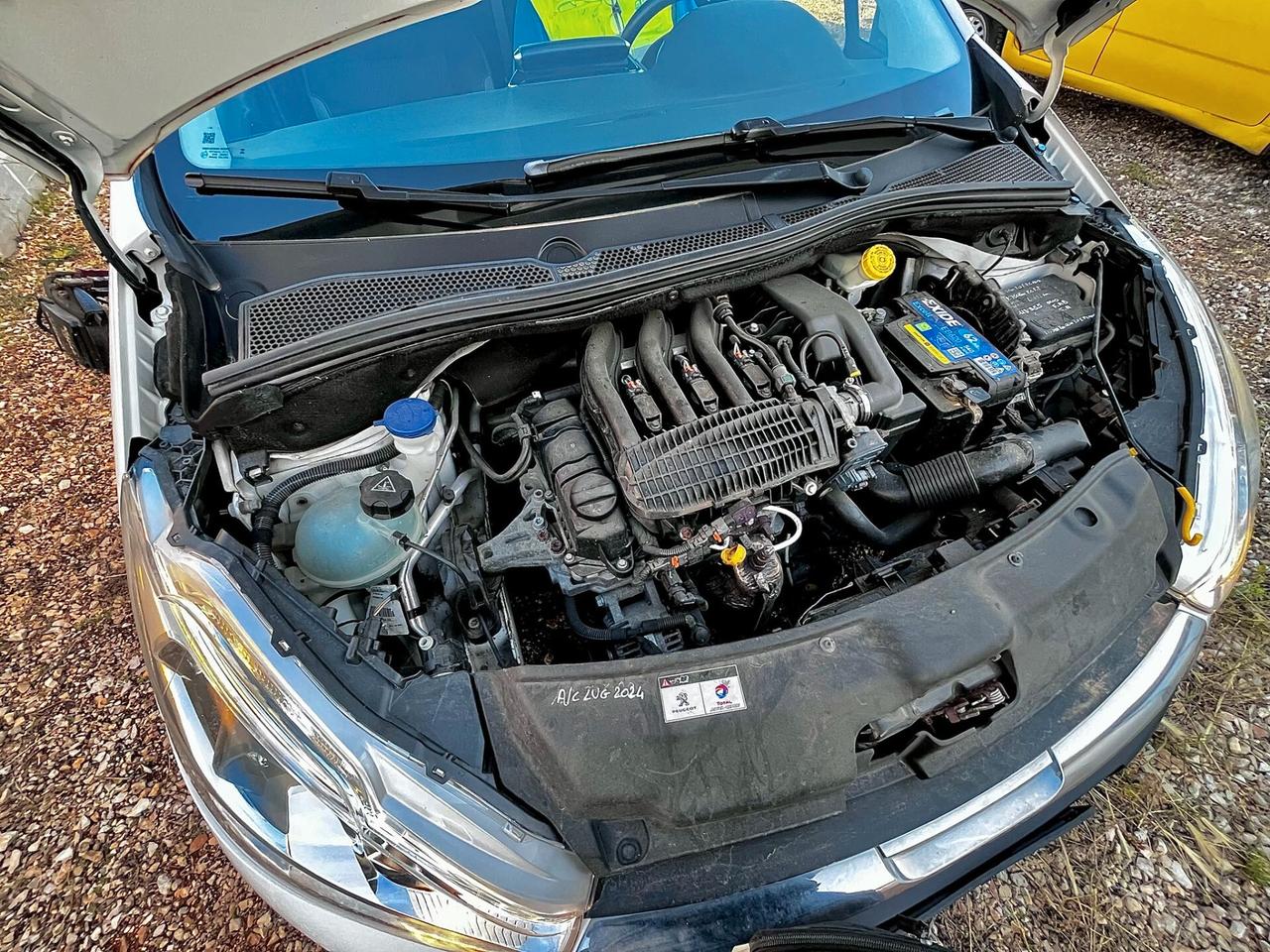 Peugeot 208 Puretech 2015 incidentata