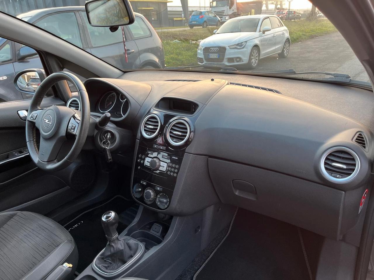 Opel Corsa 1.2 5 porte **NEOPATENTATI**