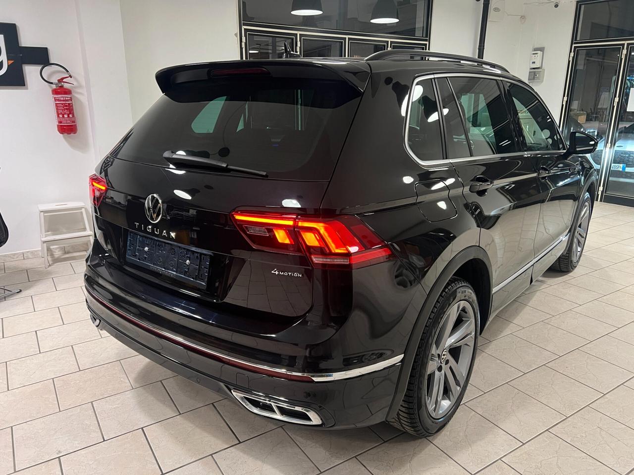 Volkswagen Tiguan 2.0 TDI 150CV 4MOT R-Line AMBIENT