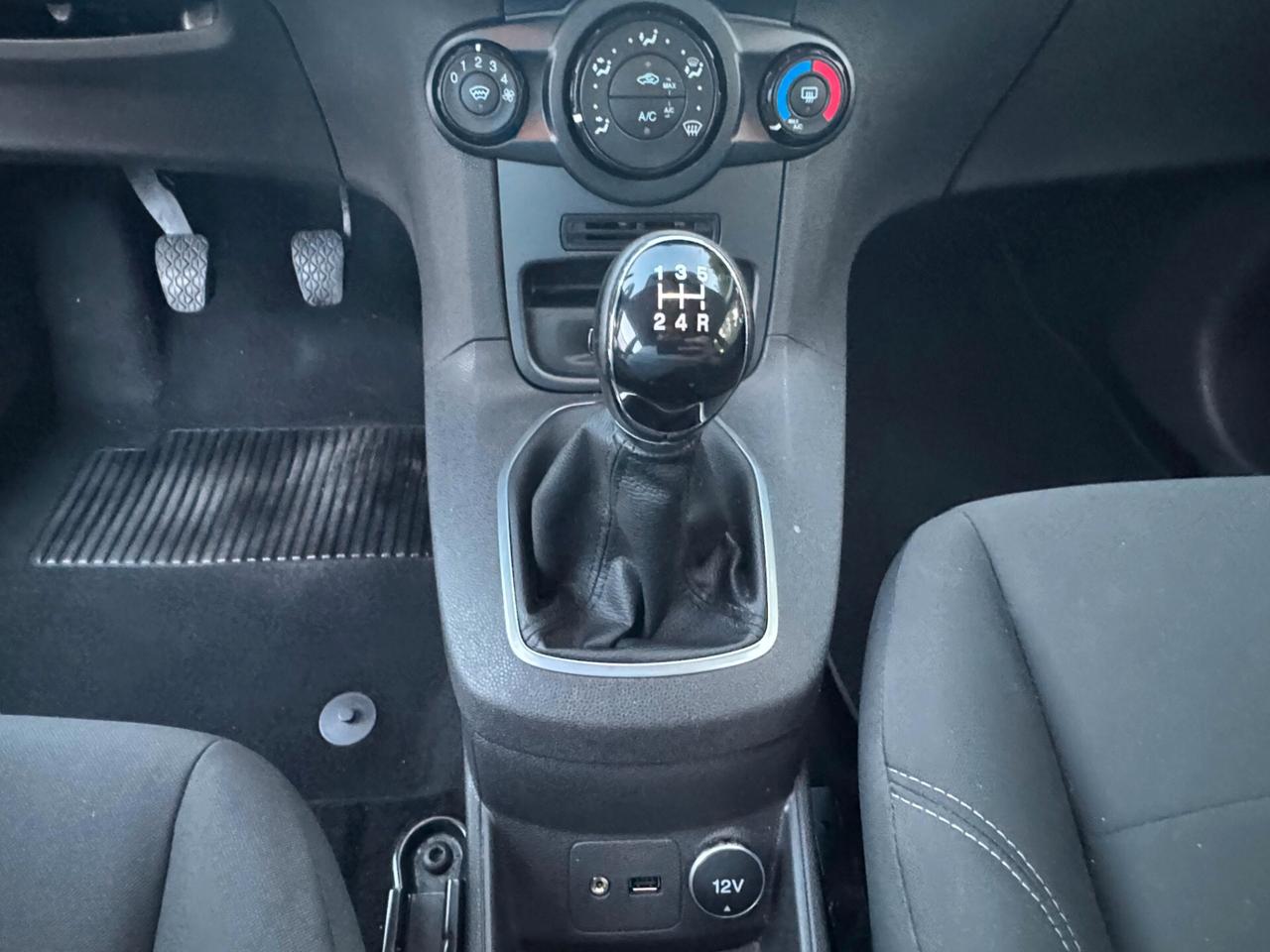 Ford Fiesta 1.5 TDCi 75CV 5 porte - Neopatentati
