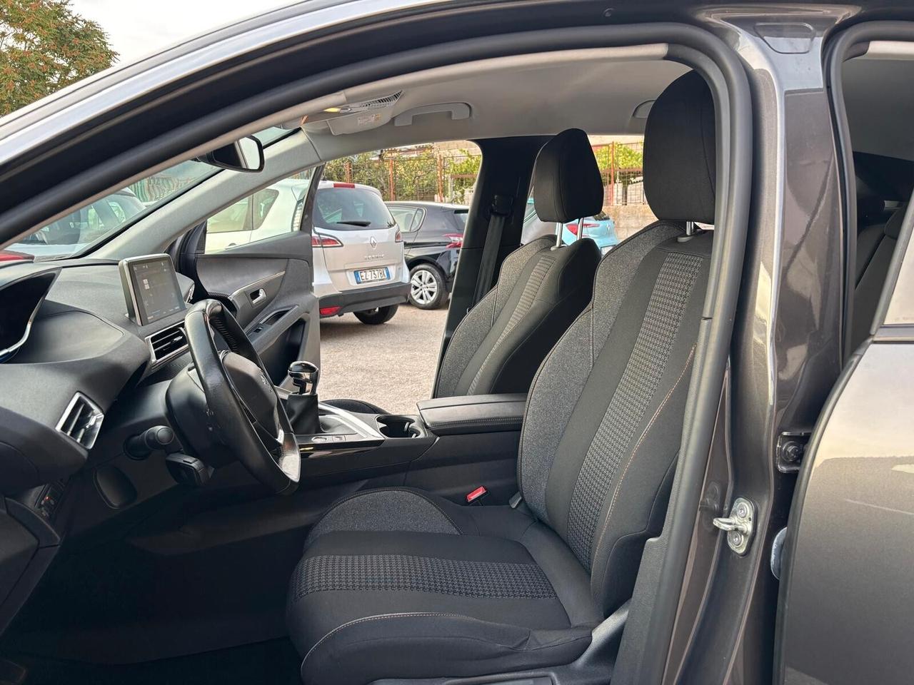 Peugeot 3008 BlueHDi 130 S&S Active Pack 04/2022