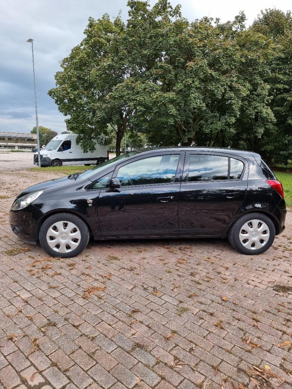 Opel Corsa 1.2 5 porte Club