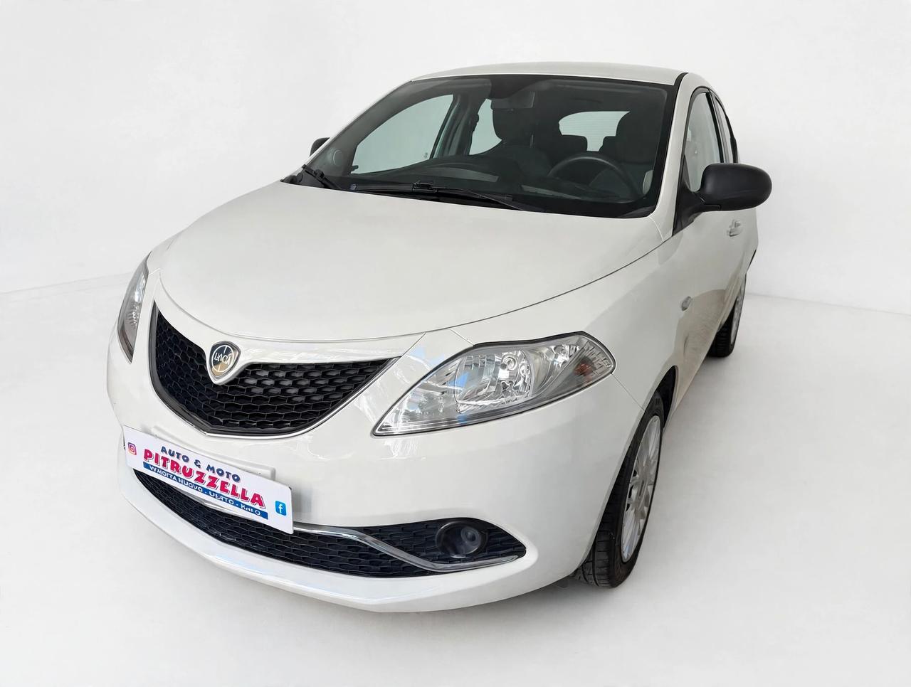 Lancia Ypsilon 1.2 69 CV 5 porte Silver