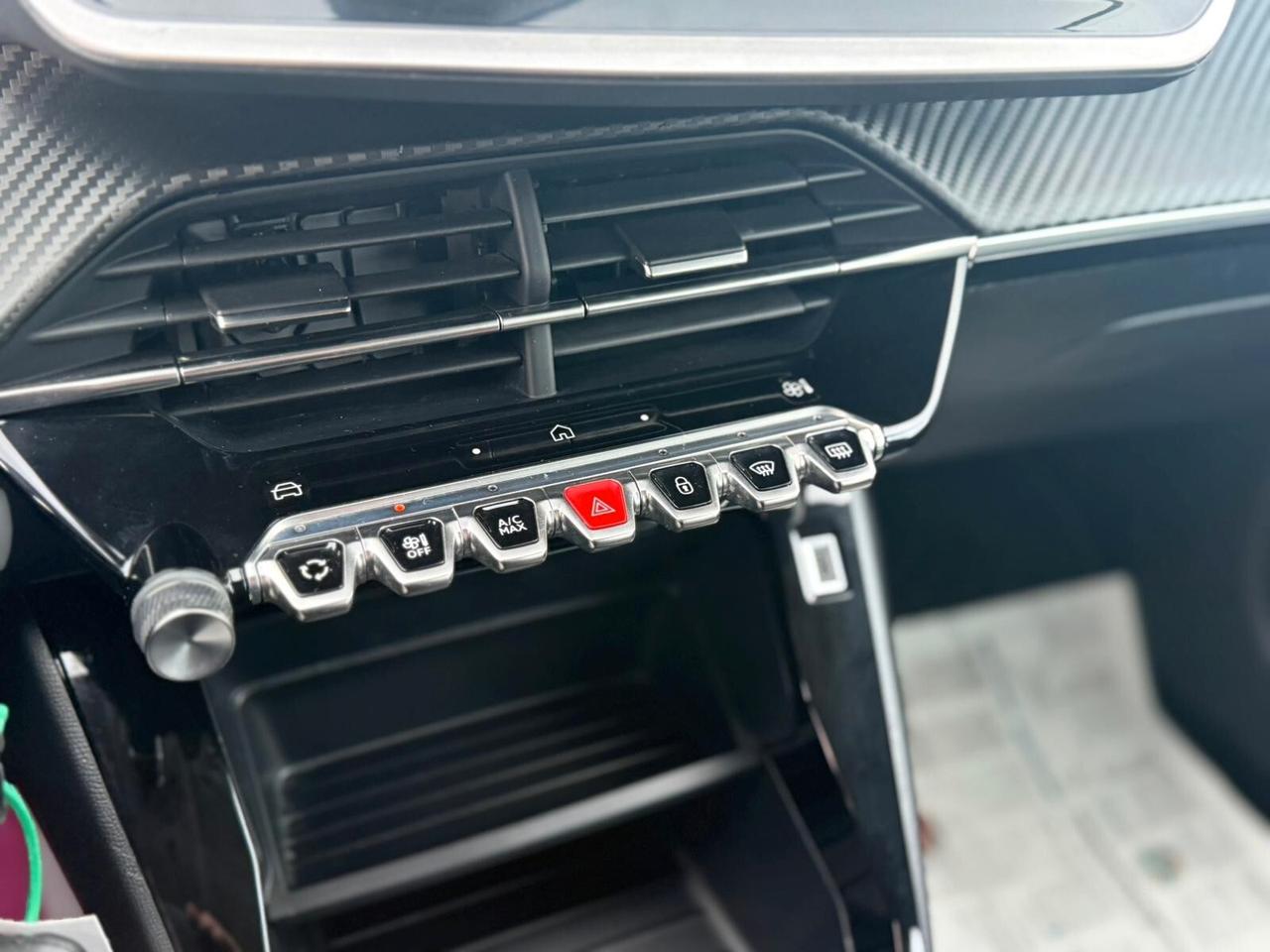 Peugeot 208 2024 SOLI 3000KM