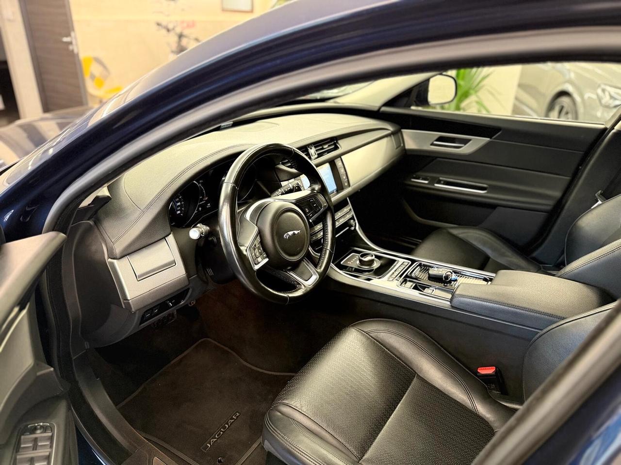 Jaguar XF 2.0 D 240 CV aut. Prestige