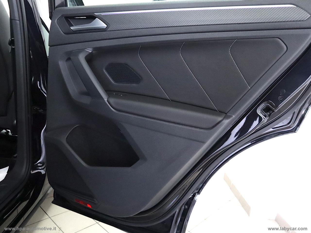 VOLKSWAGEN Tiguan 2.0TDI DSG R-LINE LED IQ-LIGHT NAVI PELLE RETROCAMERA