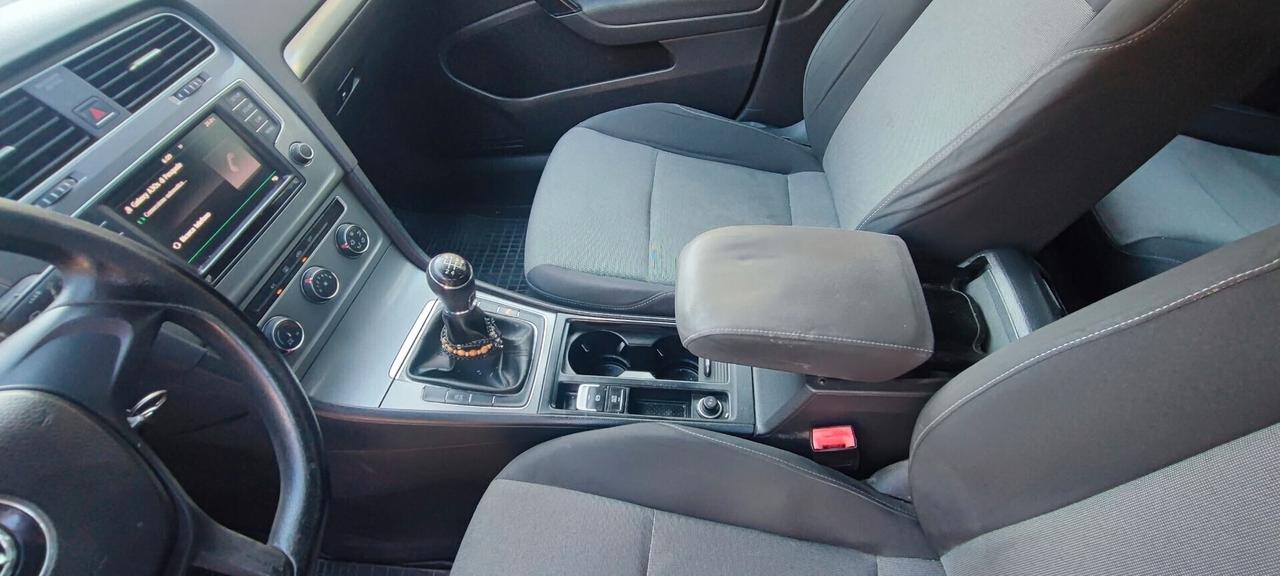Volkswagen Golf 1.6 TDI 5p. 2015