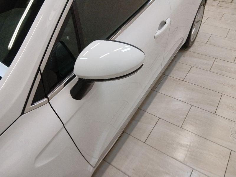 Renault Clio 1.6 E-Tech hybrid Intens 140cv auto my21